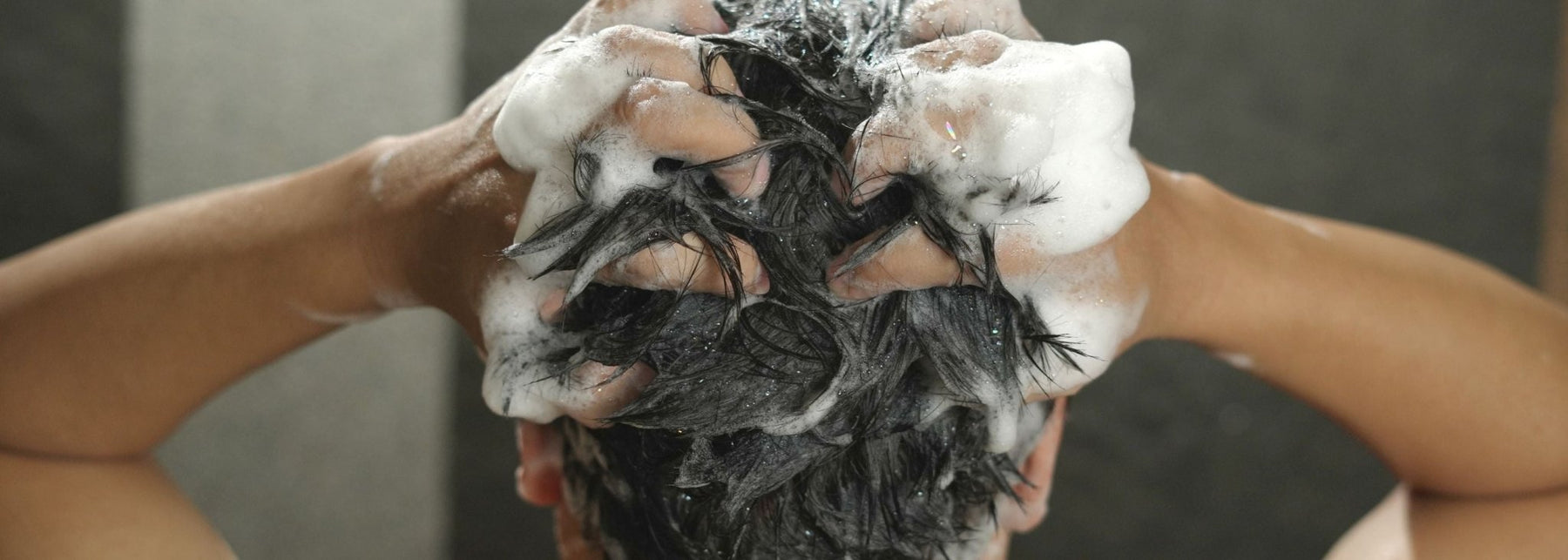 BLI KVITT FLASS OG KLØENDE HODEBUNN - Cancam